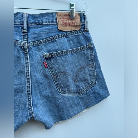 NWT Levi’s Straight Fit 505 Repaired Vintage Jean Cut Off Raw Hem Shorts Size 31 - Picture 8 of 14